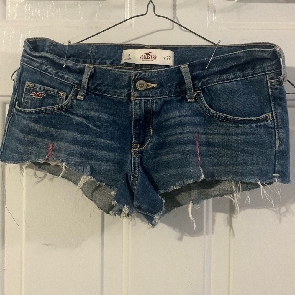 Hollister Jr girls shorts.